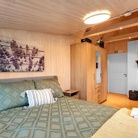 3Br Spacious Cottage With Geothermal Hottub & Stunning View Laugaras Exterior photo
