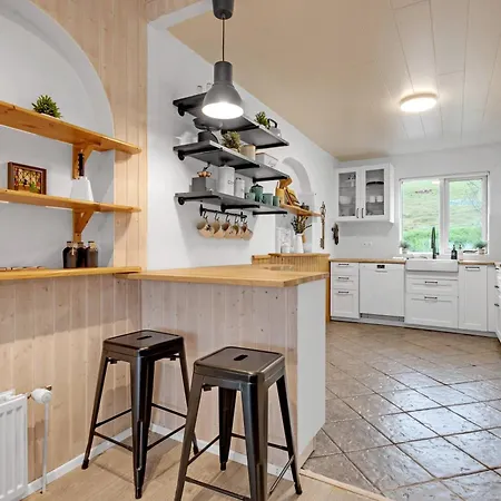 3Br Spacious Cottage With Geothermal Hottub & Stunning View Laugaras Exterior photo