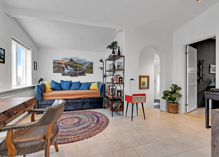 3Br Spacious Cottage With Geothermal Hottub & Stunning View