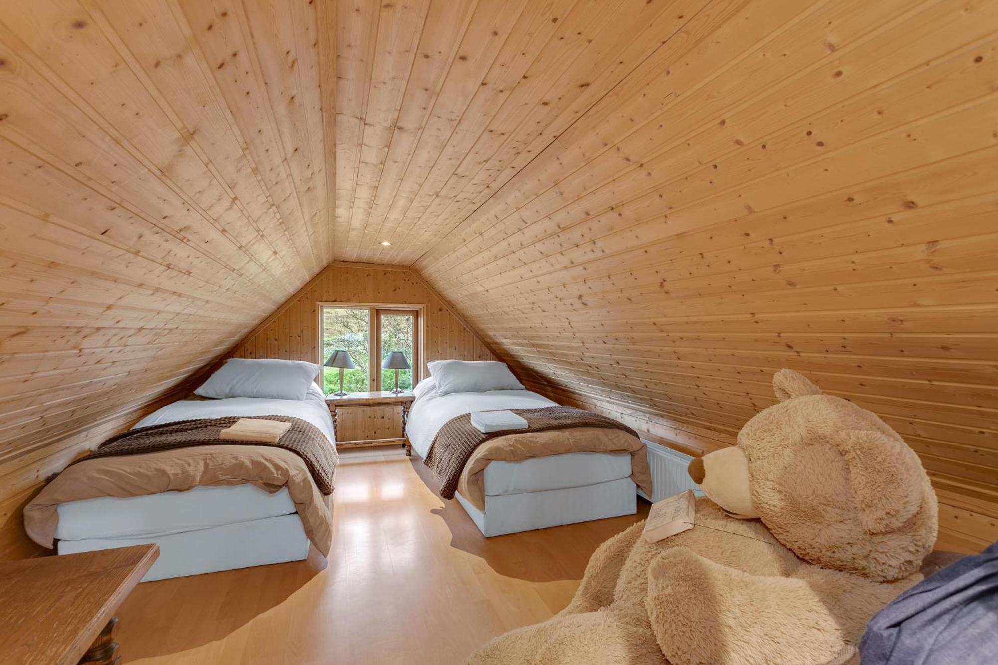 3br Spacious With Geothermal Hottub & Stunning View