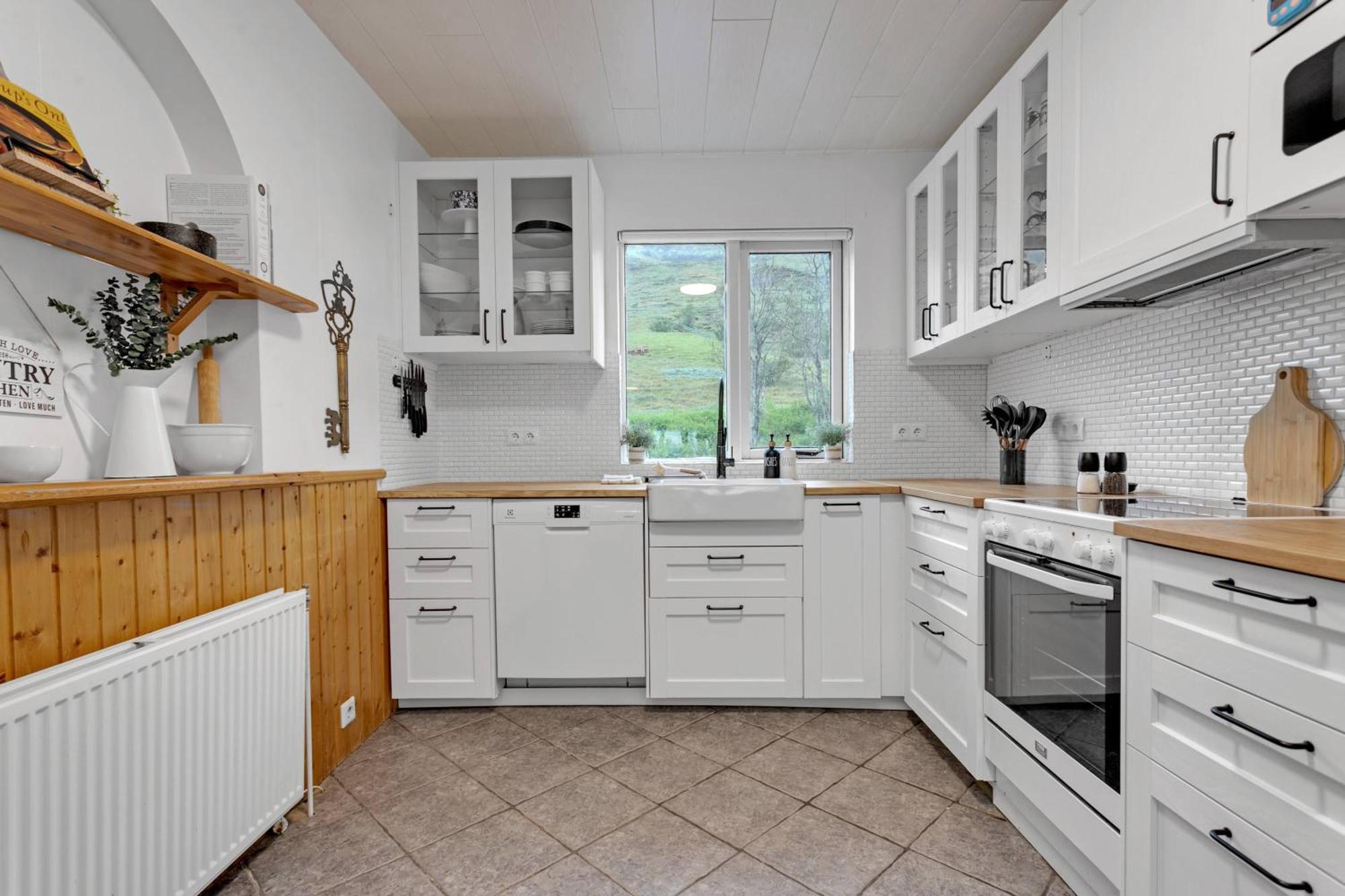 3br Spacious With Geothermal Hottub & Stunning View Holiday home